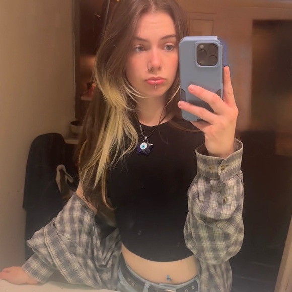 Meet your Posher, Ally - Picture 1 of 1